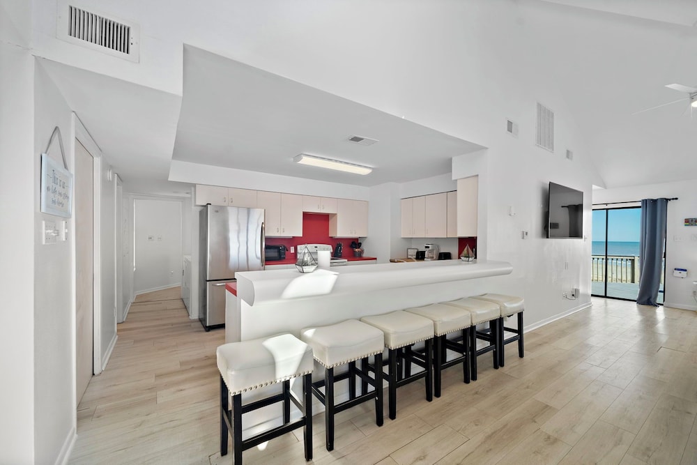 Pirates Beach Retreat by Ryson Vacation Rentals