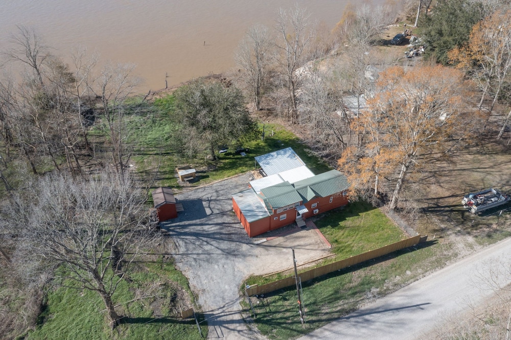 Whiskey Bay Hideaway Your Riverside Escape