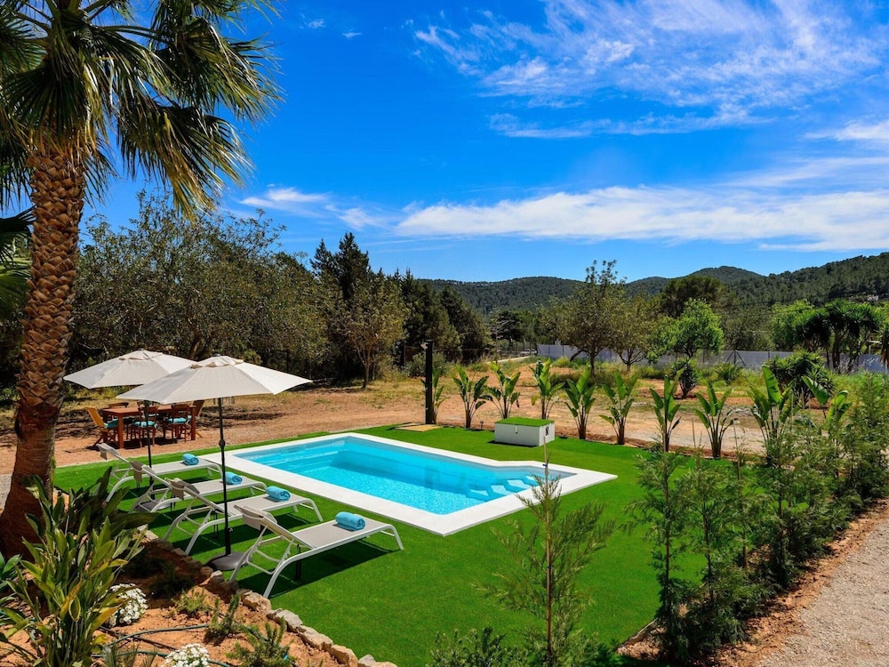 Attractive Villa With Private Pool