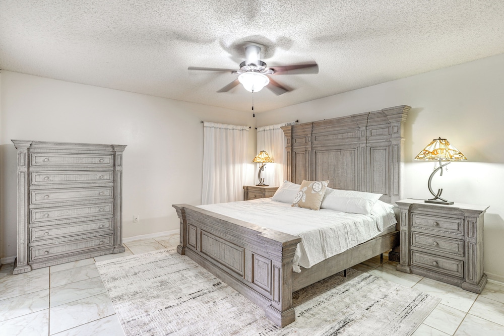 3 Mi to Marina: Riverview Family Home w/ Lanai!