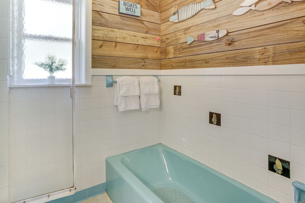 Fish & Explore: Serene Home on Bayou Petit Caillou