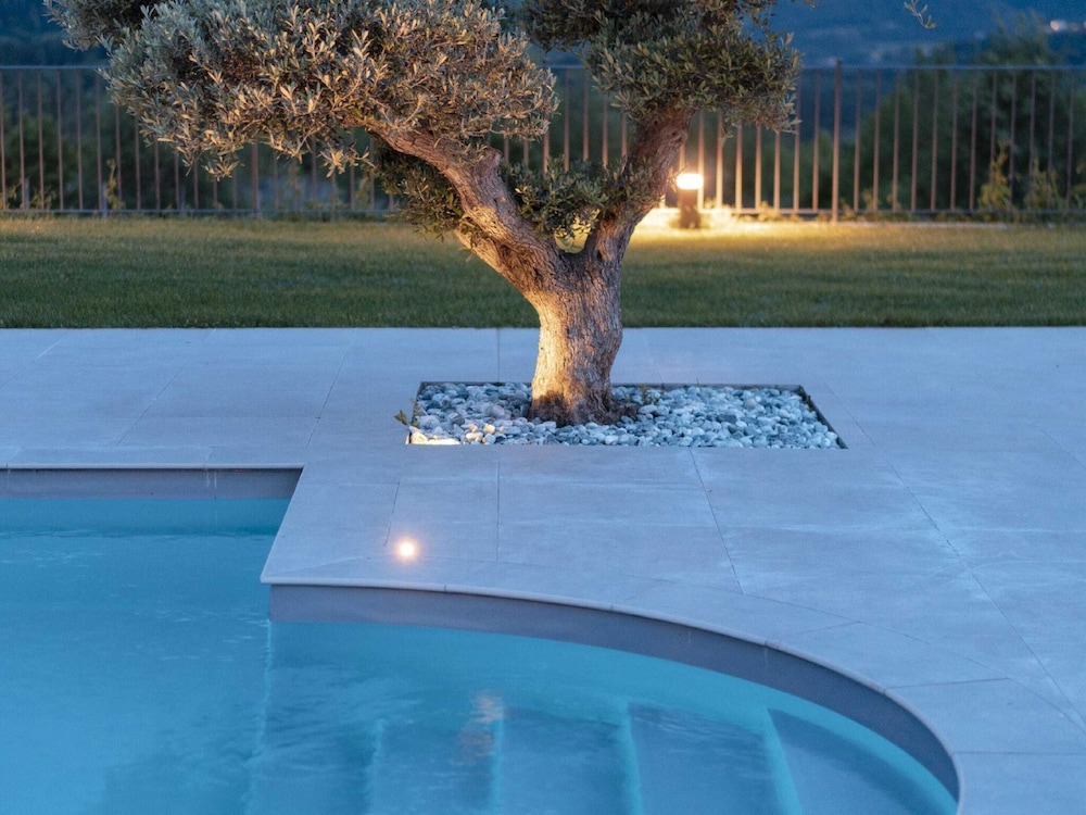 Villa in Tuscany With Pool & Panoramic Views view 3