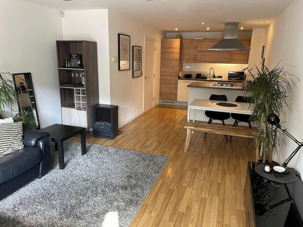 Cosy one Bedroom With Roof Terrace - London Charm