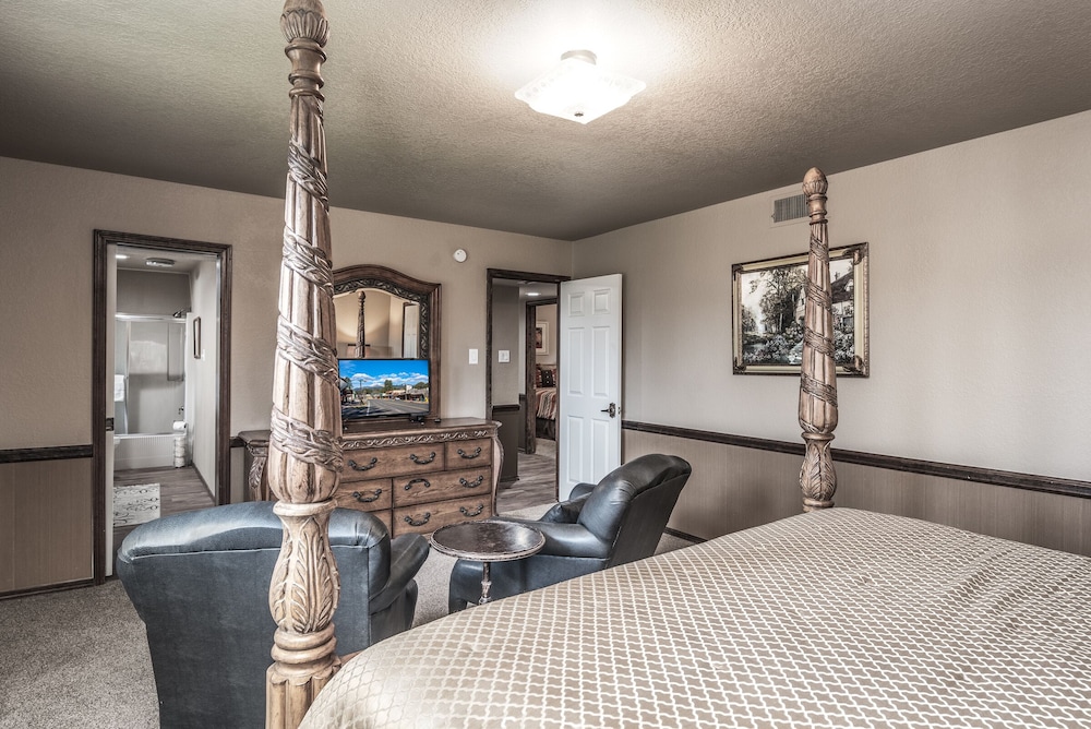 White Mountain Chateau by Ruidoso Vacation Rentals view 4