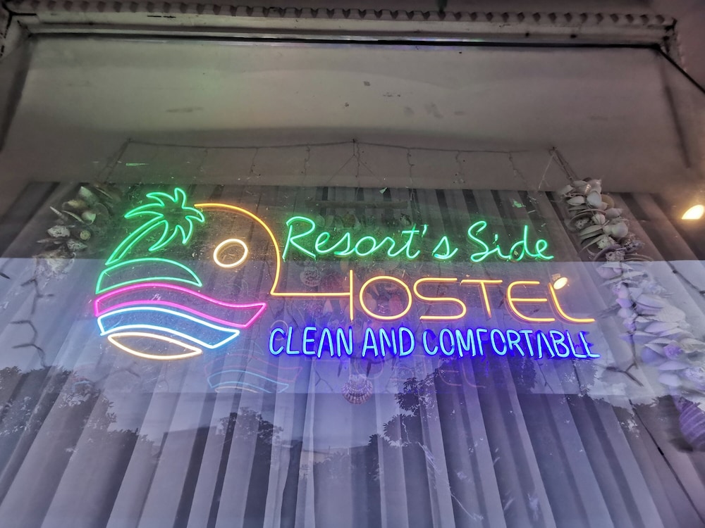 Resort’s Side Hostel near Shangrila