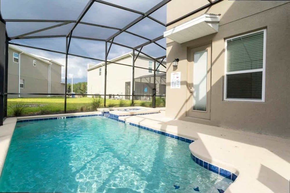 Luxe 5BR Villa Pool Game Room Minutes to Disney
