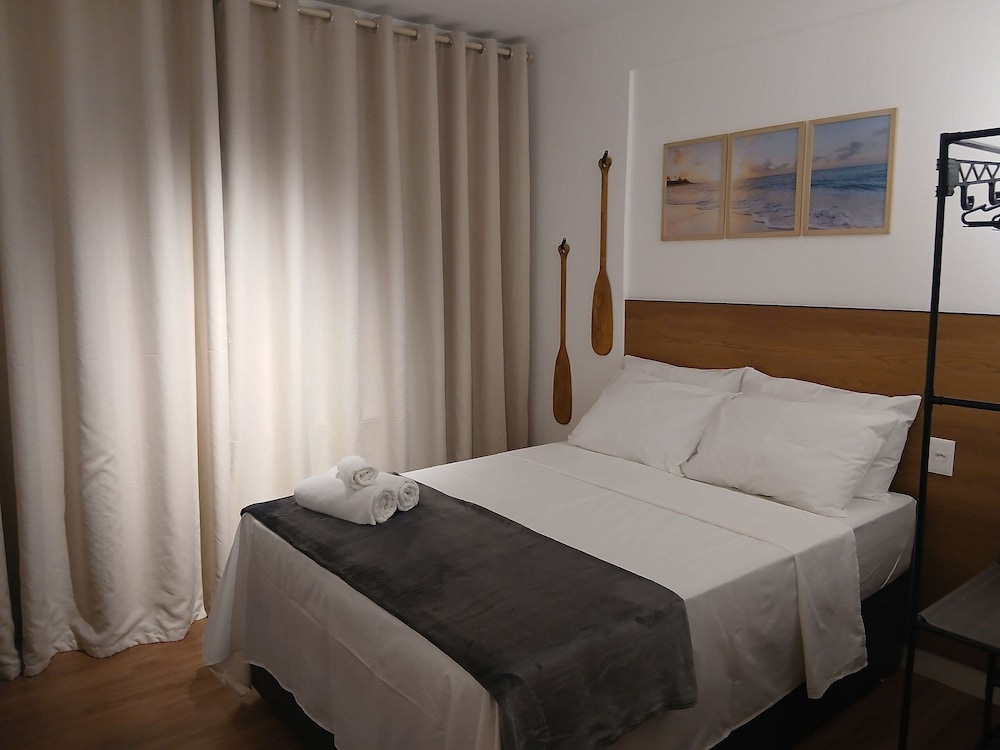 Fully Equipped Accommodations in a Building With a Pool, 270m From Barra Beach - Caoa