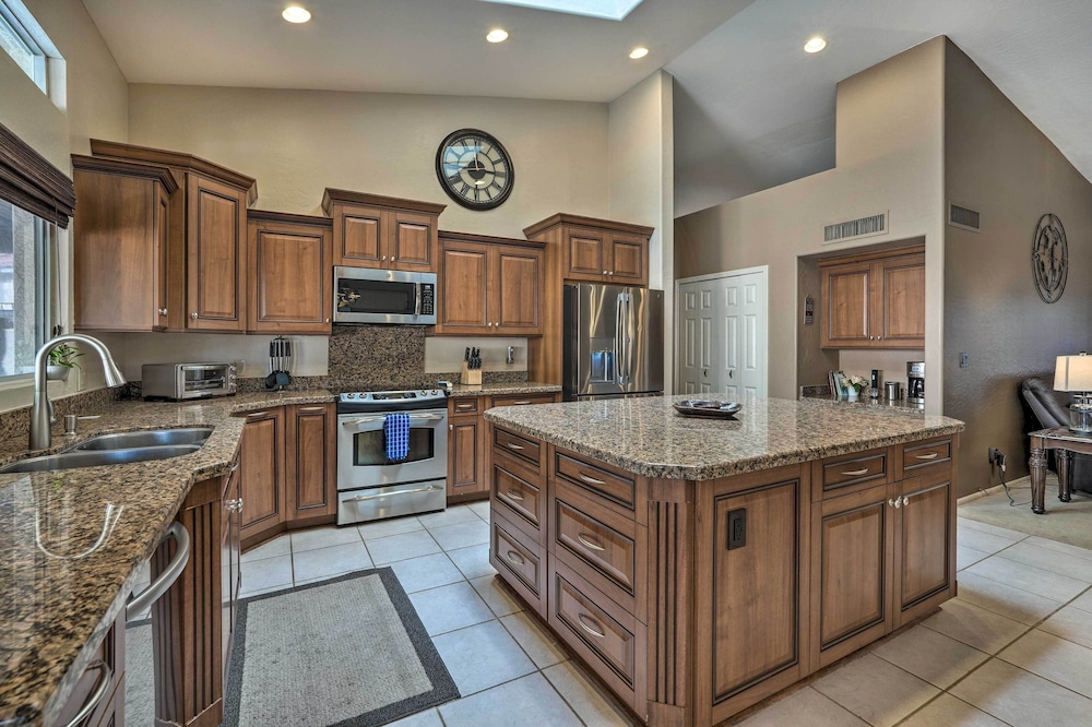 Spacious Scottsdale Home: Pool & Covered Patio view 5