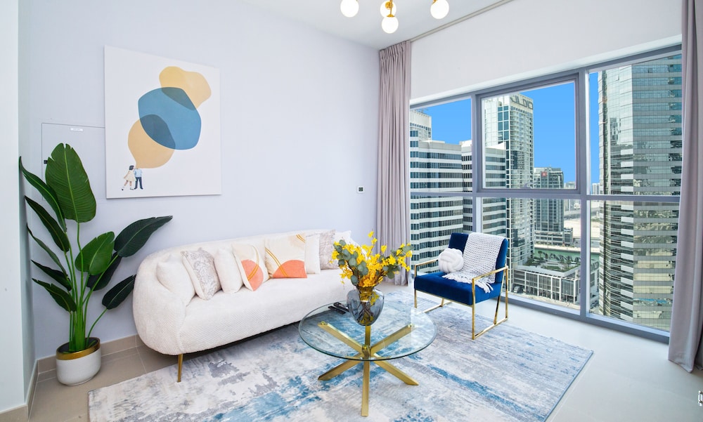1B-Bellevue Tower 2-1902 by bnbme homes