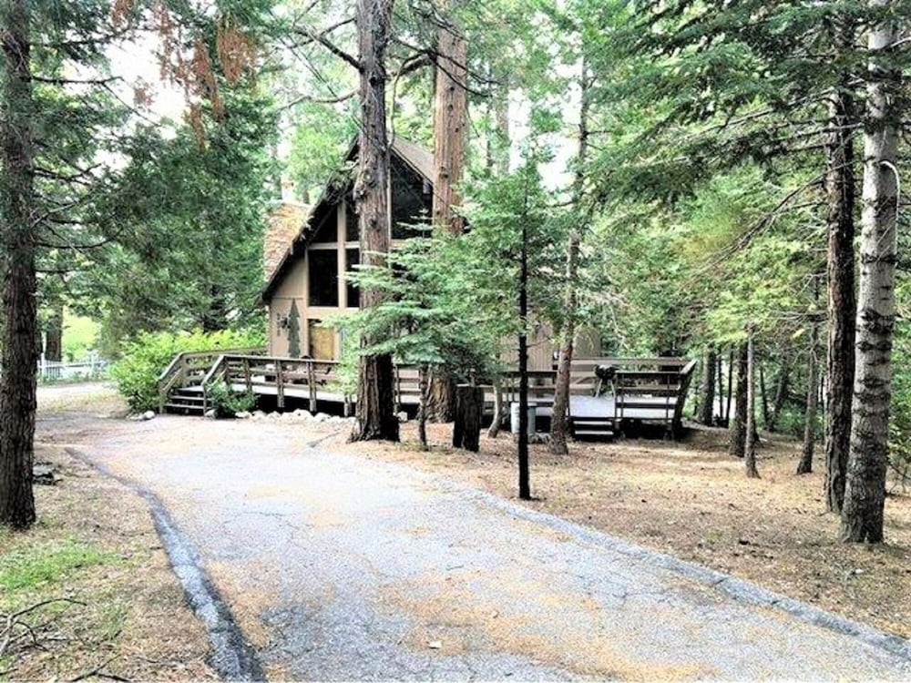 Woodsy 'a' Frame 3 Bedroom Cabin by RedAwning