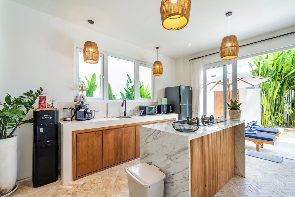 Eleven Villa Canggu - Calm Oasis with Pool and Privacy