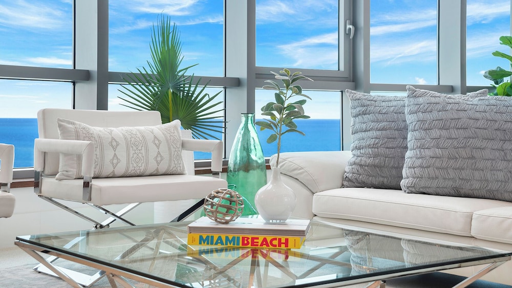 Luxury Vacation Rentals at The Setai by LRMB
