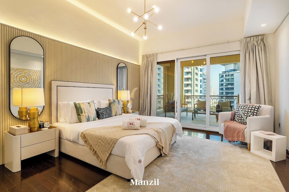 2BR Maid Enjoy Sea Views Palm Jumeirah