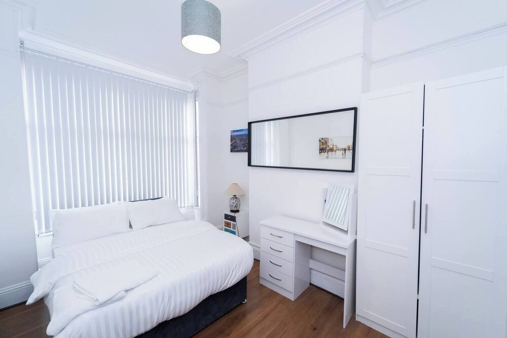 Charming Victorian Home in Heart of Leicester