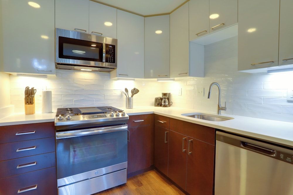 Walkable DC View Apartments