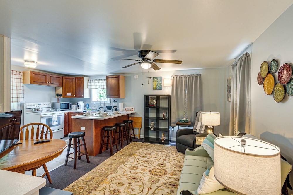 Honey Bee Farm On-site: Susquehanna Valley Apt!