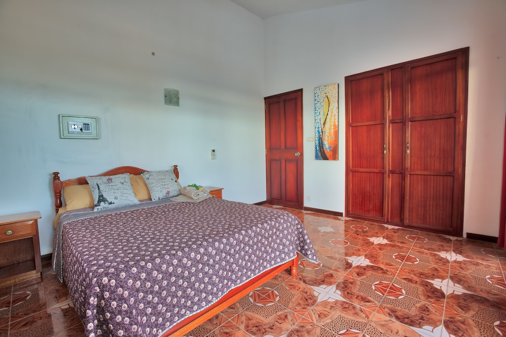 Hibiscus Villa