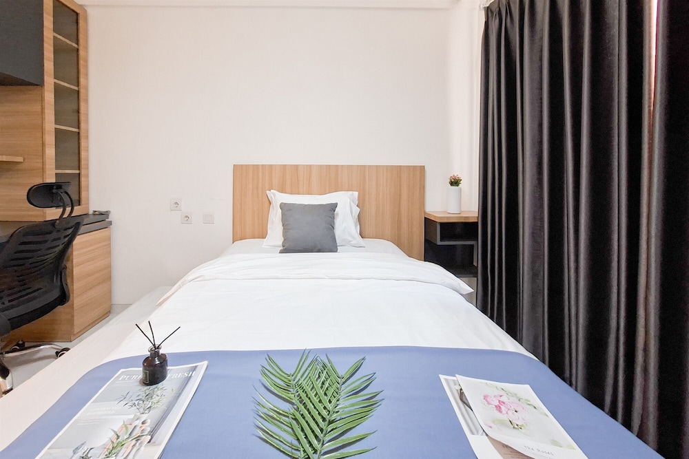 Studio Near Mall At Sky House Bsd Apartment