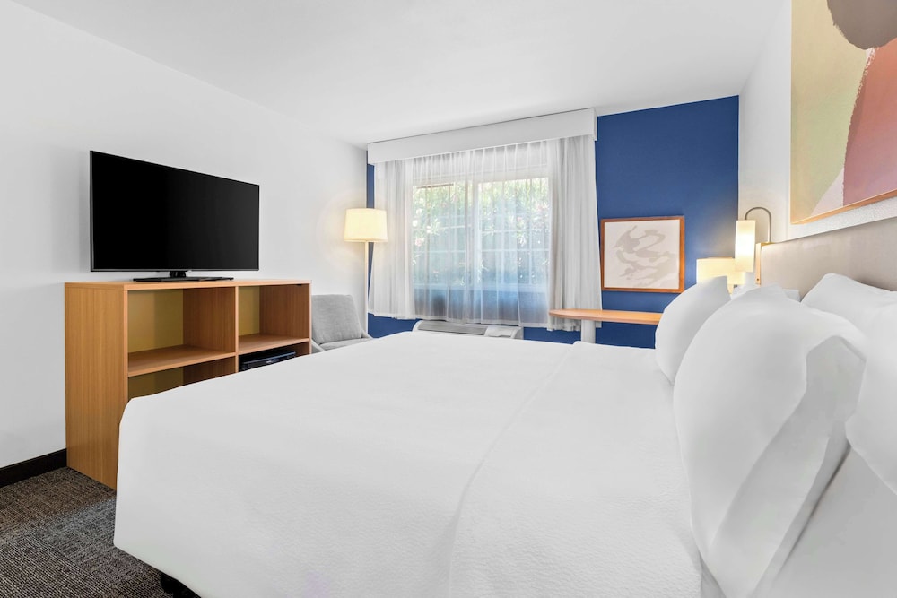 Modesto Vacations - Spark by Hilton Modesto - Property Image 21
