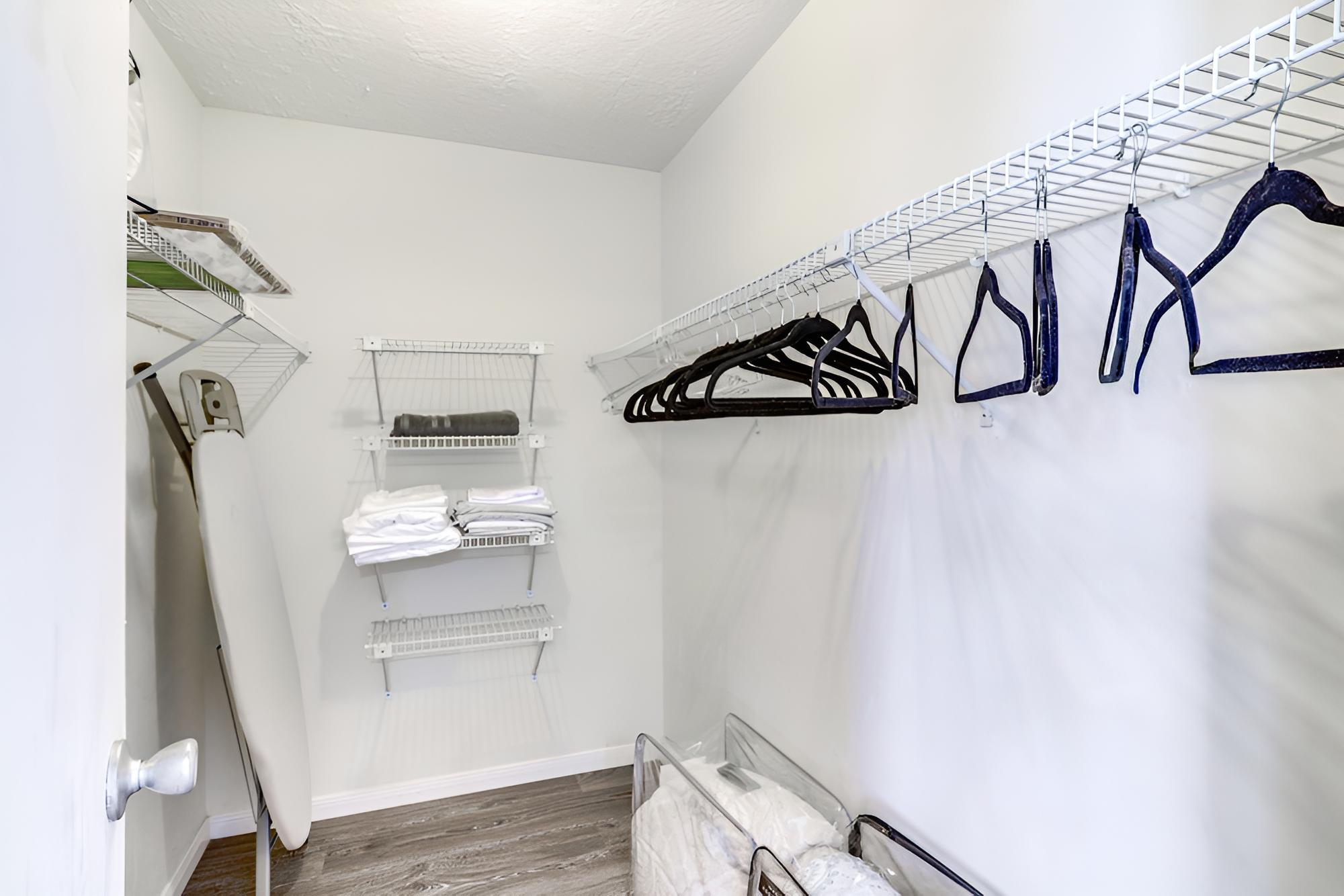 Quiet Houston Townhome Near Parks & Shopping view 3