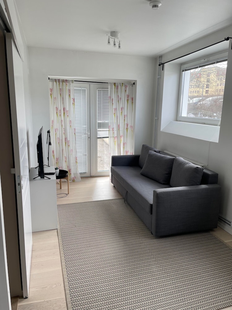 Apartment - Sleeps 3 & Great Location