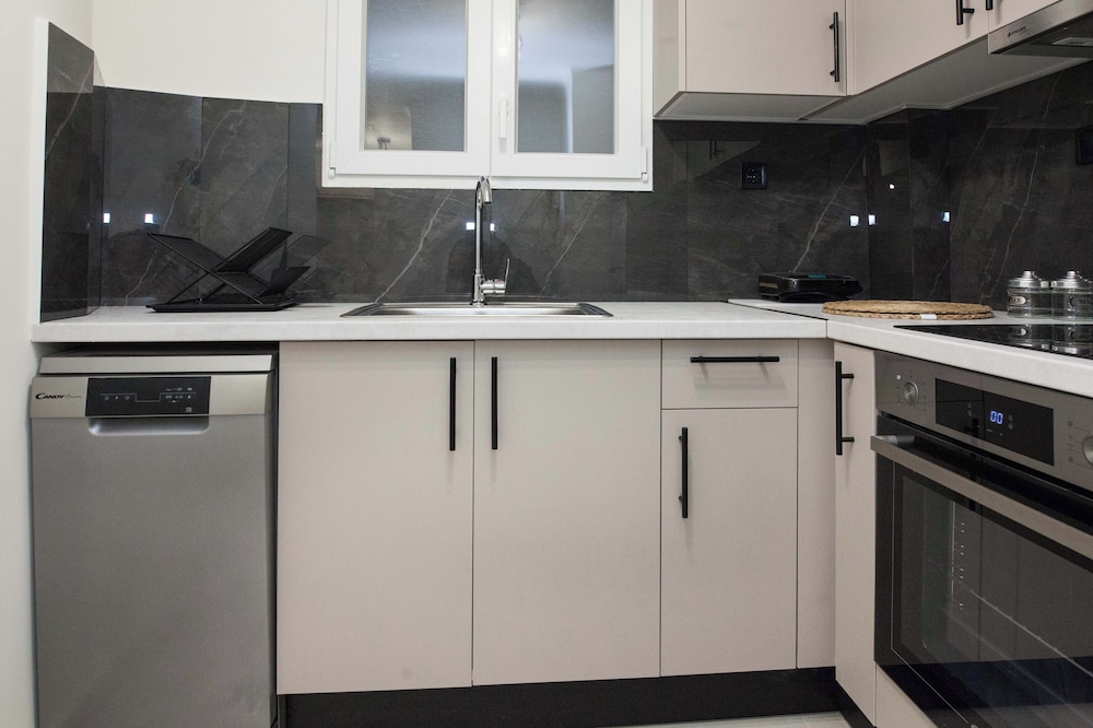 Cozy 1 Bd Getaway Apt in Lively Kipseli
