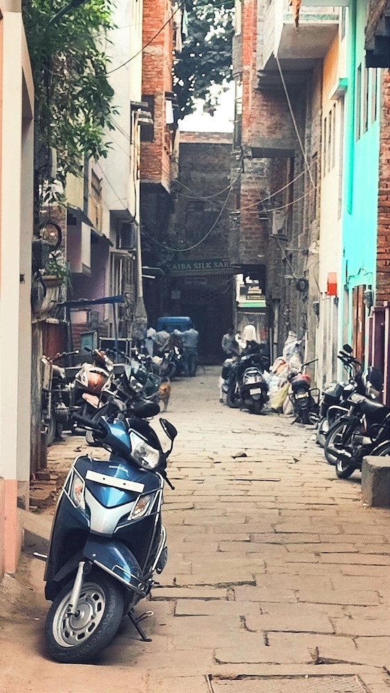 taj plaza paying guest house