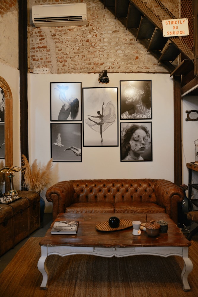 8 Design Urla
