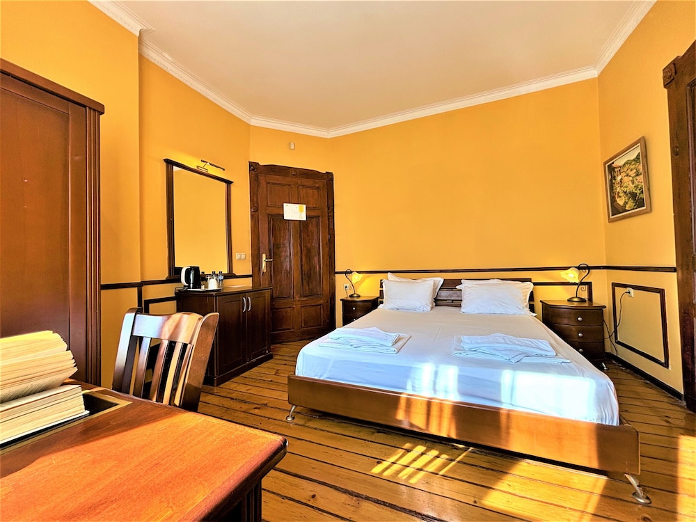 Lopera Guest House