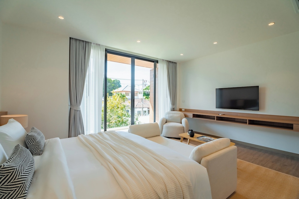 Modern Tropical Pool Villa - Saiyuan