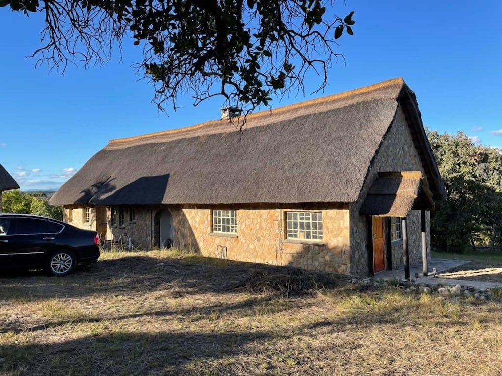 Lovely 3 bed House in Juliasdale - 2273