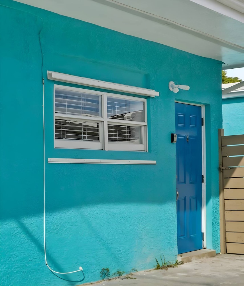 Blue Coral Studio in Hollywood