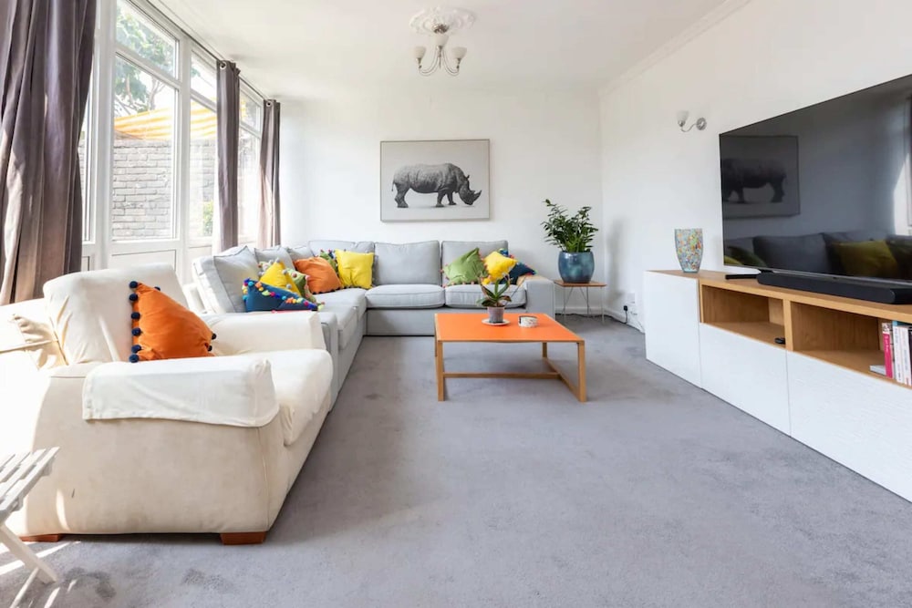 Spacious & Welcoming 4BD House - Kennington