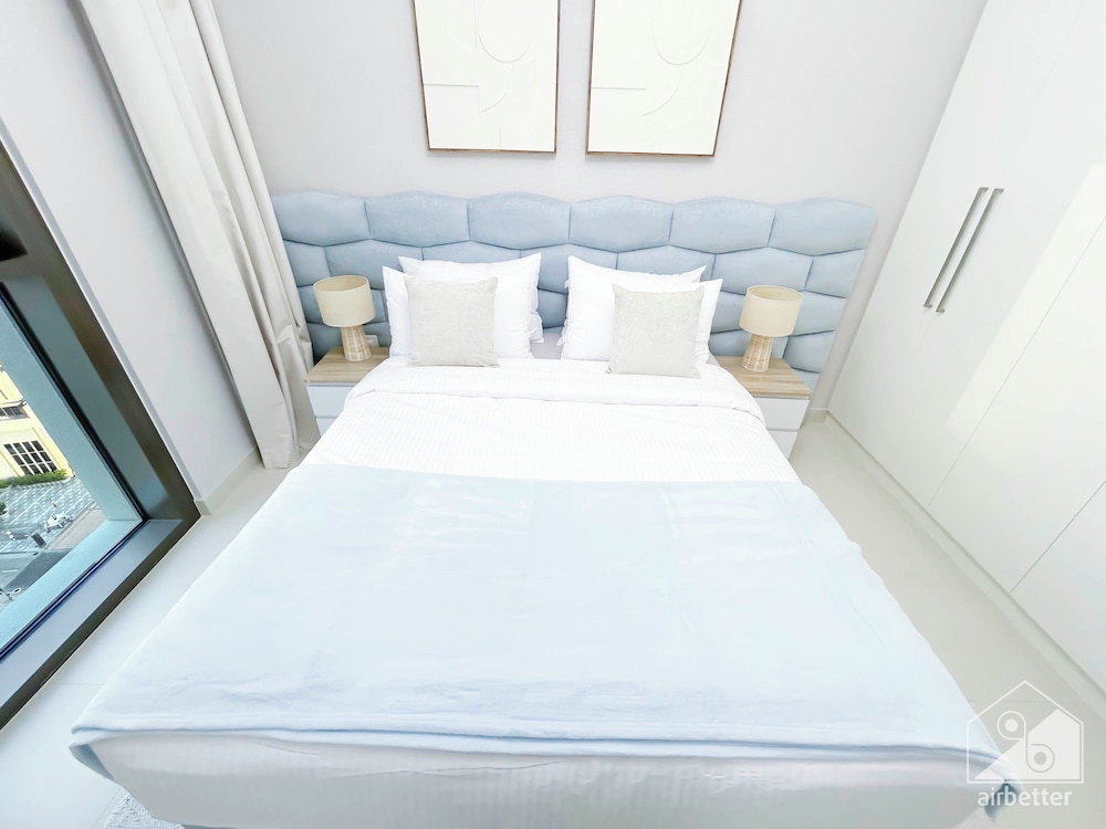 Luxurious 4B Balcony & Views Burjcrown Downtown
