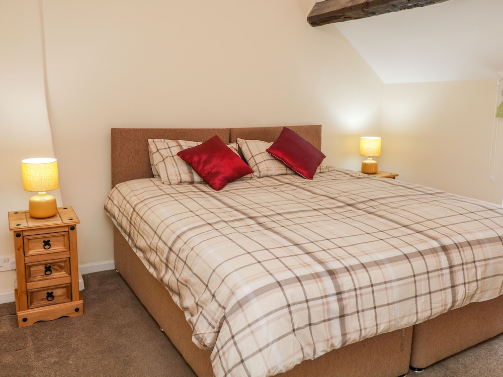 Stone Farm Cottage view 2