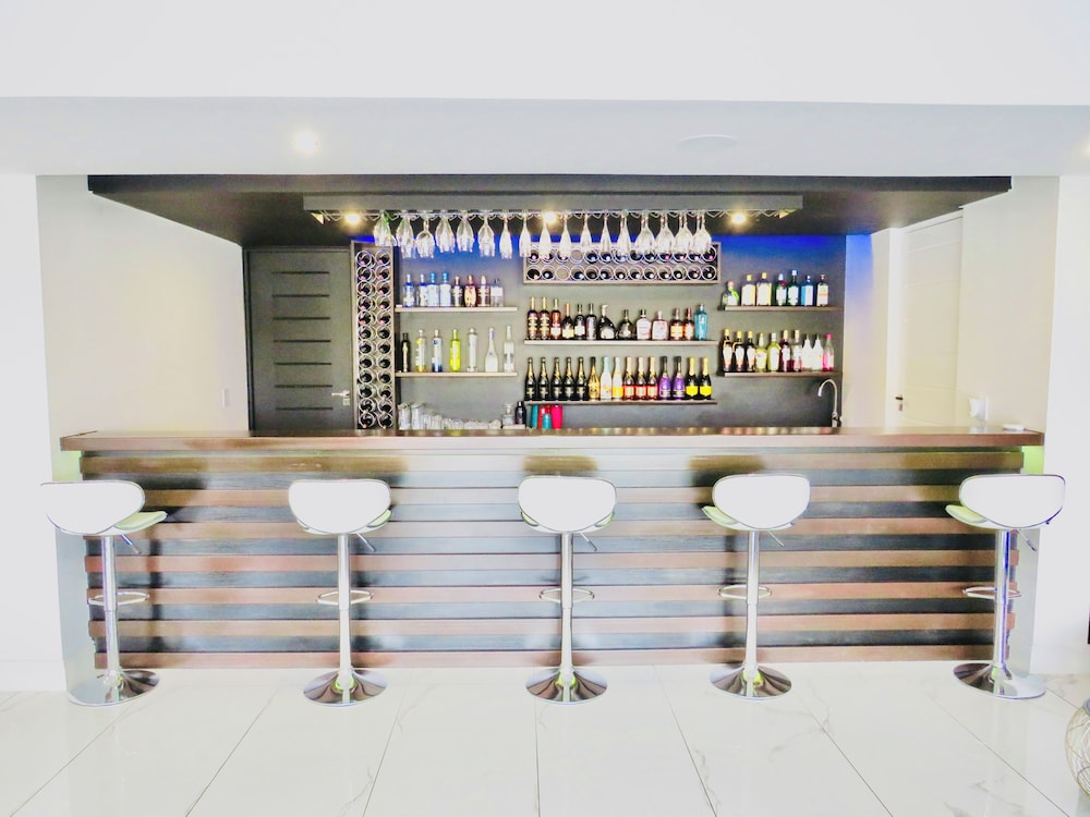 H & H Boutique and Spa