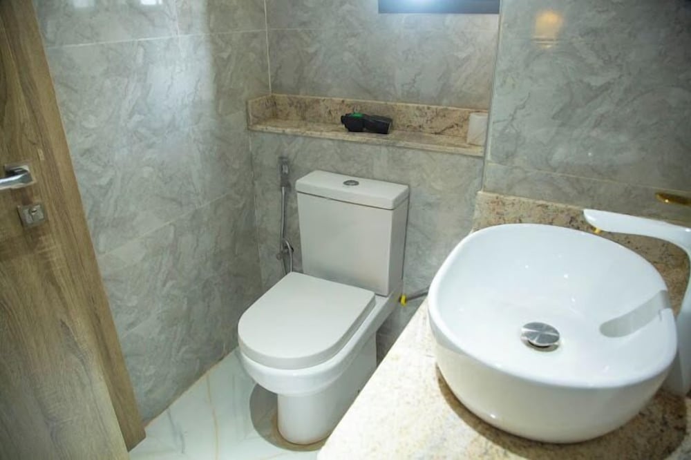 Hillview Apartments