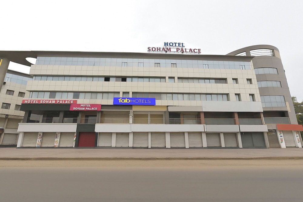 Fabhotel Soham Palace