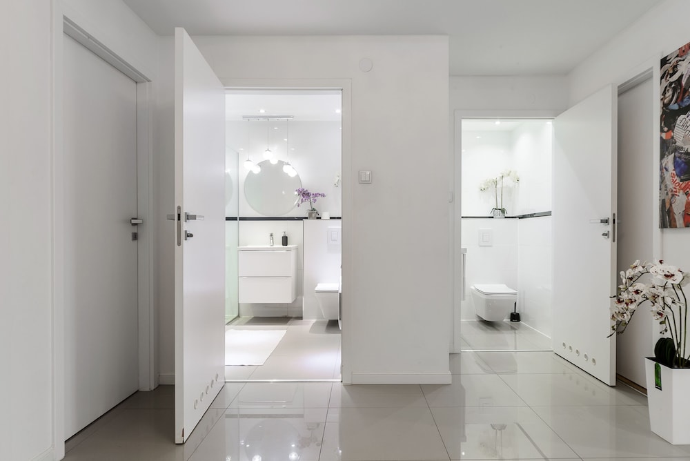 Lumina spacious apart with 3 bedrooms view 3