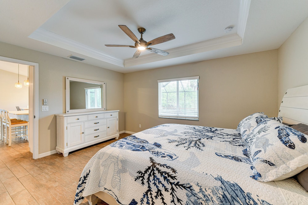 3 Mi to Public Beach: Port Charlotte Getaway!