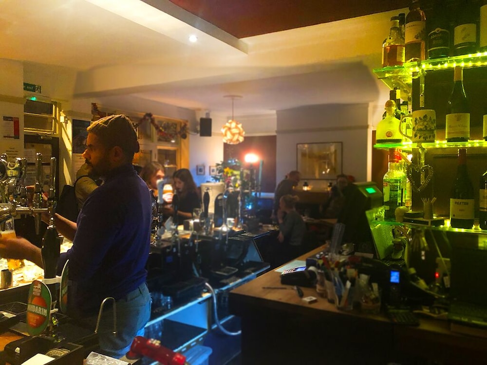 bar