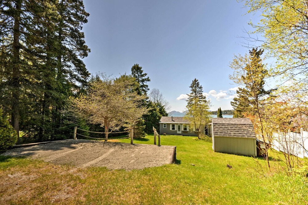 Bayfront Hancock Cottage w/ Beach Access & Views! view 5