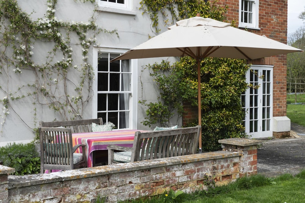 Fabulous Farmhouse in Hampshire