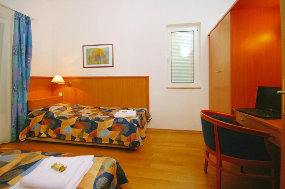 Beautiful Apartments in Jelsa, With Pool