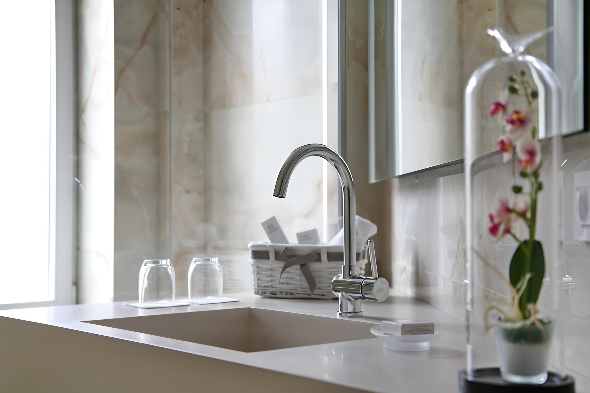 Maccani Luxury Suites