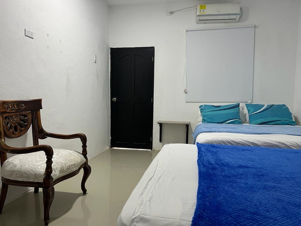 HABITACION TR-A1C DE HOSTAL CON AIRE