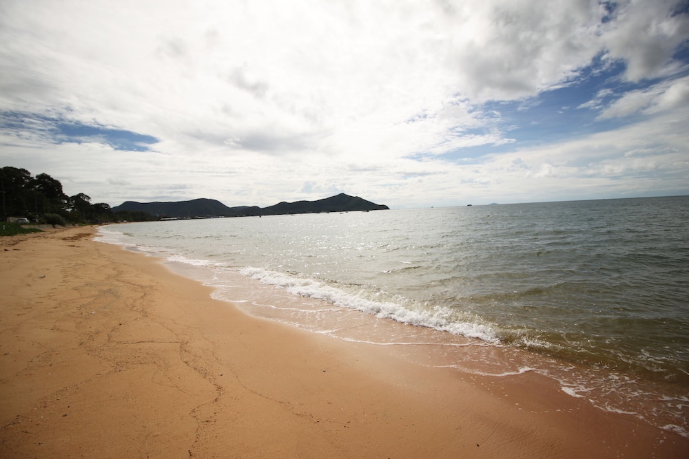 Bang Saray Pool Villa by Pattaya Sunny Rentals