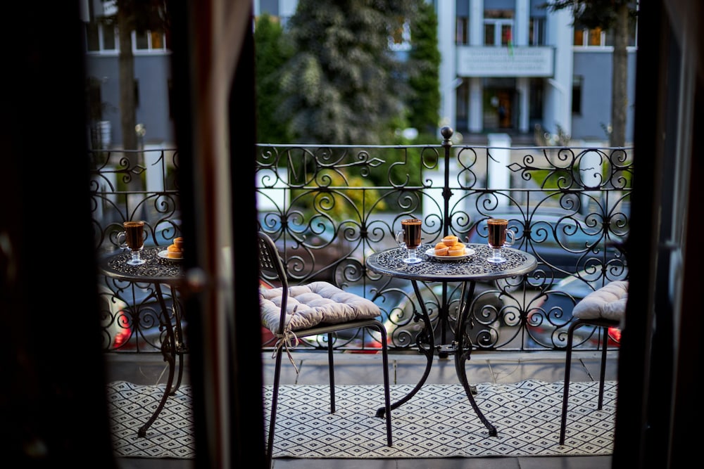 PaulMarie Apartment near Nezavisimosti view 5