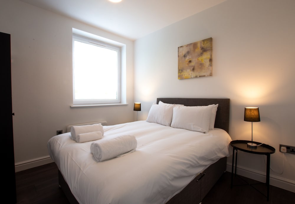 Charles Hope Apartments Swindon view 4