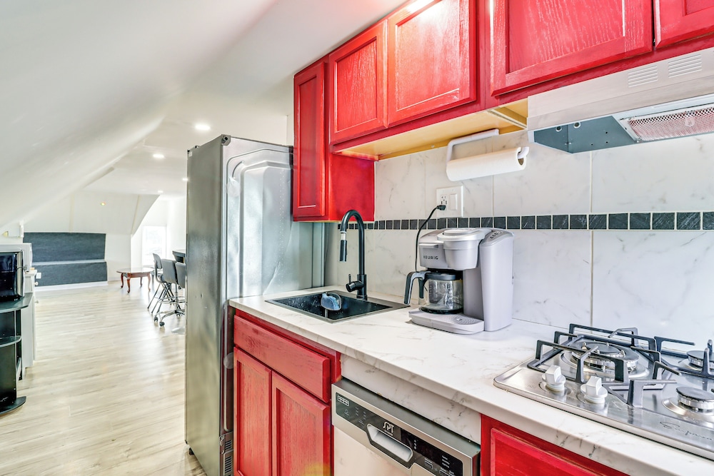 Walkable Abode in Stroudsburg's Business District!